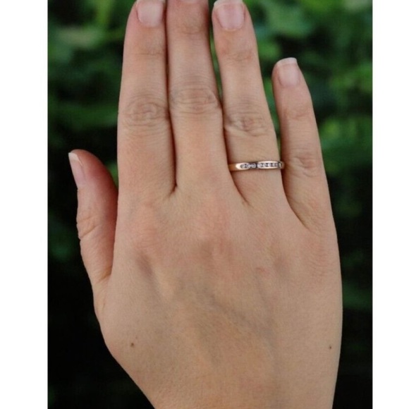 Diamond wedding band - Picture 3 of 5